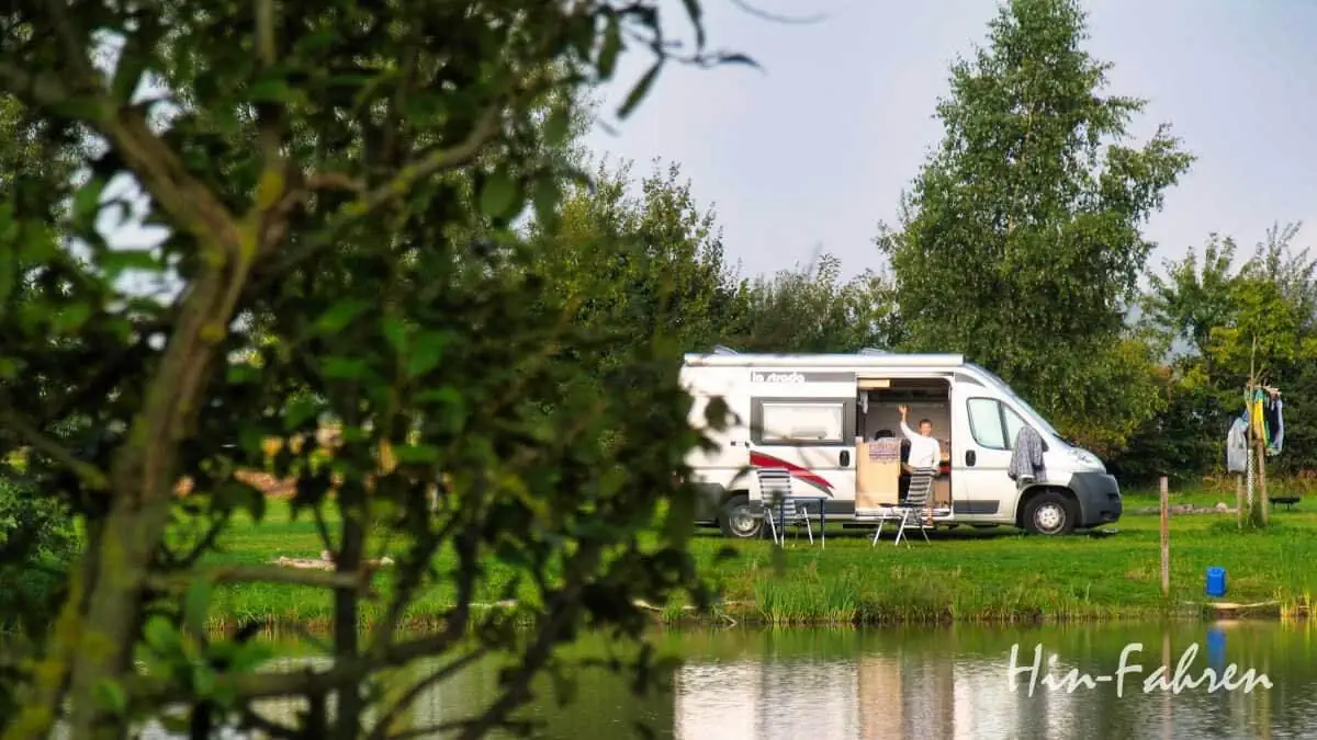 Wohnmobil-Urlaub mit Kindern auf dem Campingplatz am See