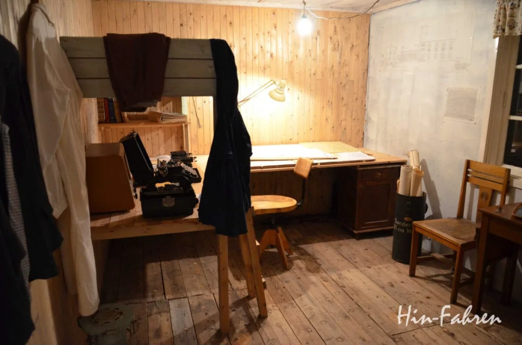 Museum Hammerfest: Bett und Arbeitsplatz der Architekten der Wiederaufbauhäuser