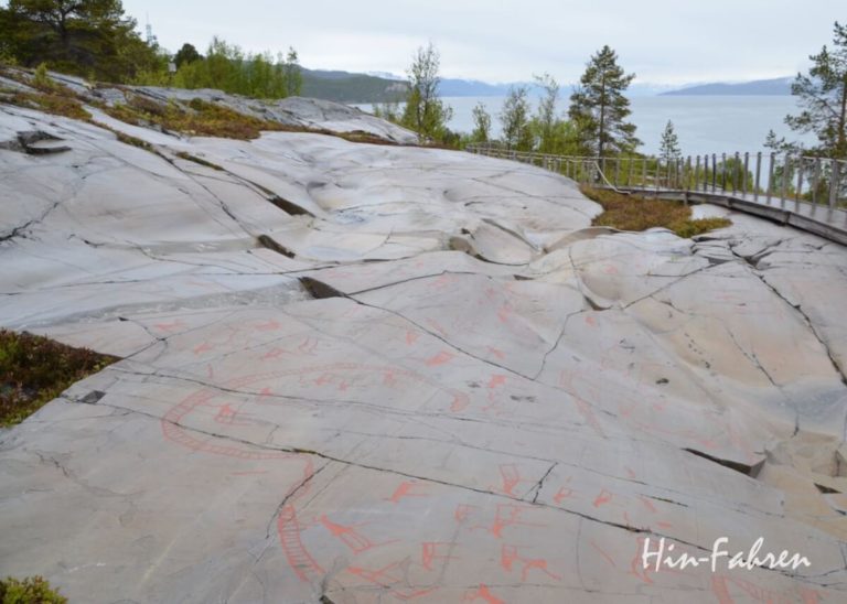 Wohnmobil Norwegen: Felsritzungen oberhalb des Altafjords