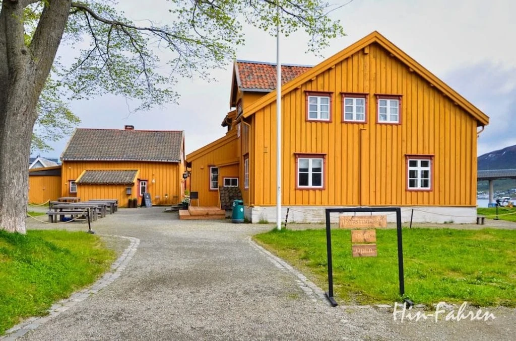 Mit dem Wohnmobil in Tromsö: Festung Skansen am Rand des Stadtzentrums