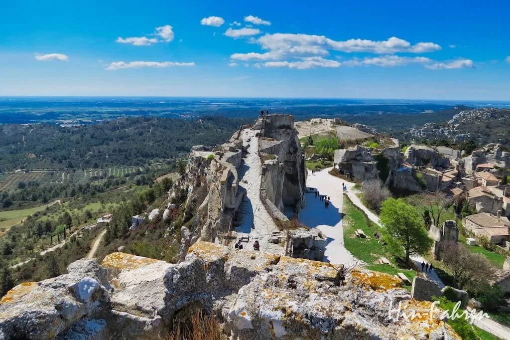 Schönes Reiseziel an Ostern: Festung und Dorf Les Baux-de-Provence