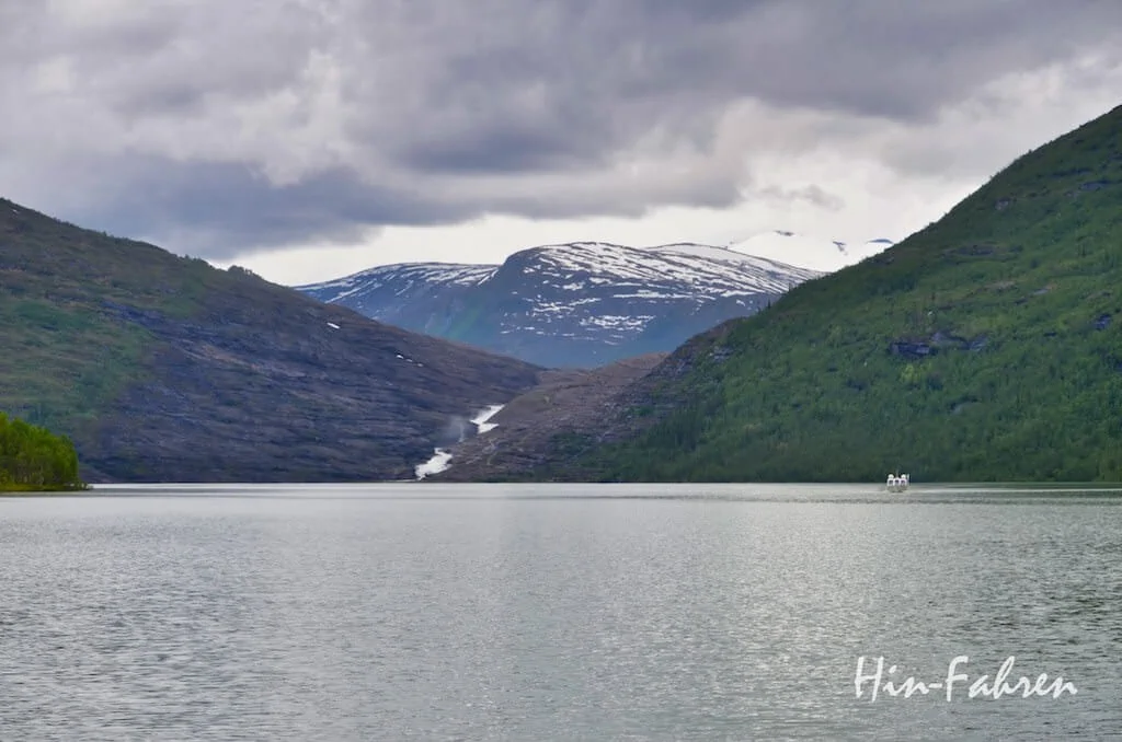 See am Svartisen-Gletscher in Norwegen