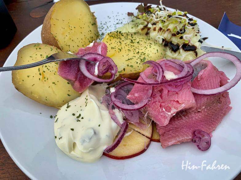 Ein beliebtes Essen auf Usedom: Hering und Kartoffeln